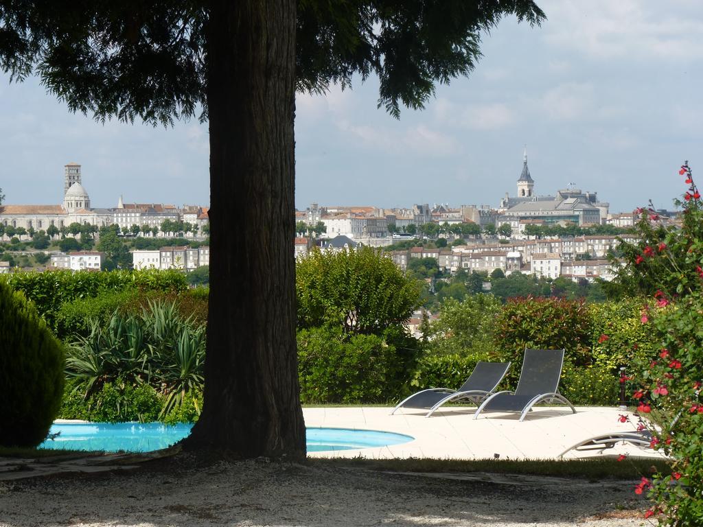 Domaine Du Champ Fleuri Bed and Breakfast Angoulême Buitenkant foto